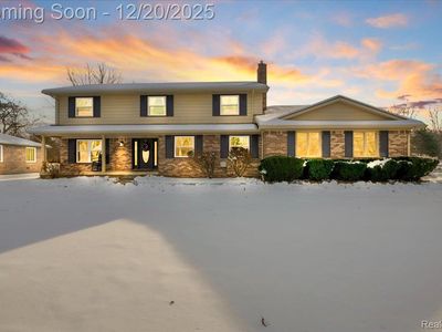 518 Charing Cross Dr, Grand Blanc, MI, 48439
