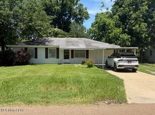 1108 W President Ave, Greenwood, MS 38930
