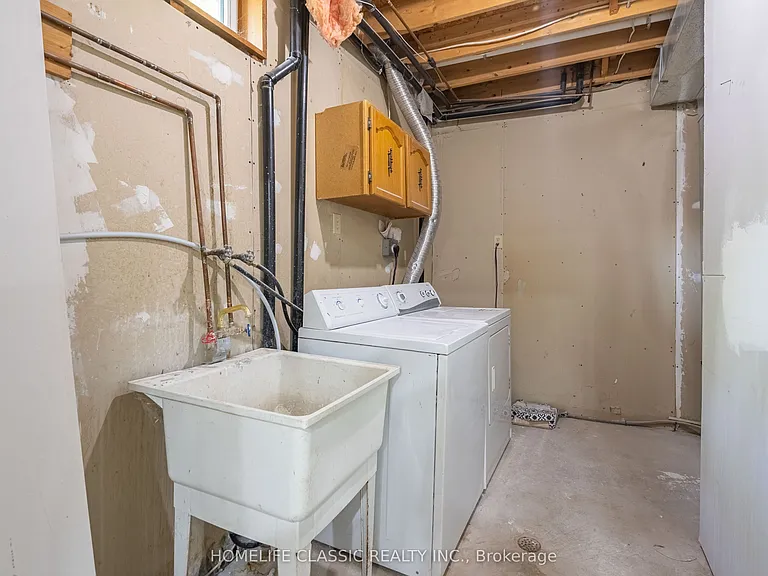 32 Rosenfeld Dr — Photo 32