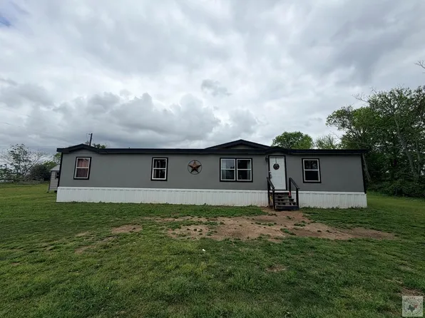 430 County Road 3402, De Kalb, TX 75559