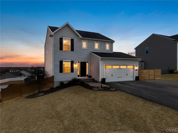 3061 Wheatfield Dr, Chittenango, NY 13037