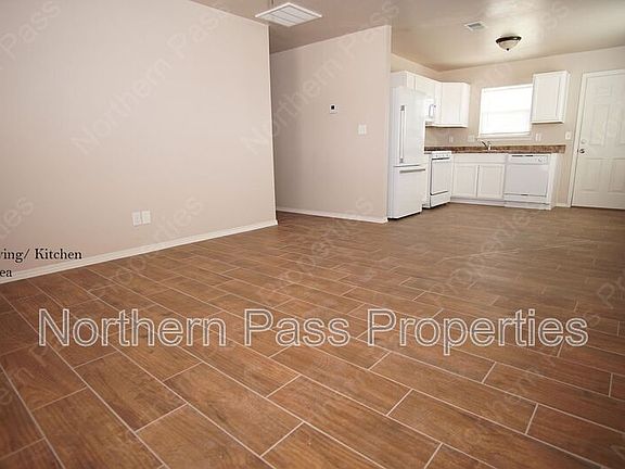 3rd image of 5820 Tamburo Ct #B