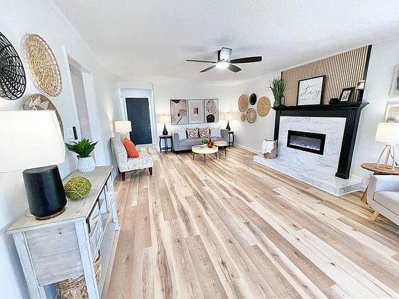 2nd image of 6012 N Michigan Ave