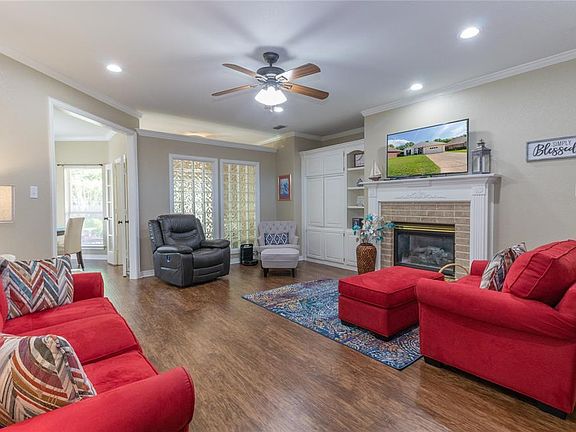 5th image of 1305 Hyde Park Blvd