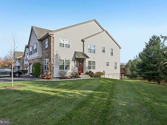 2nd image of 47 Sunrise Ct