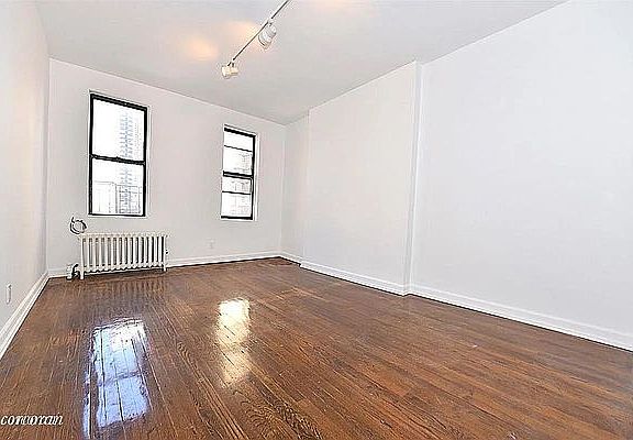 3rd image of 301 E 95th St APT 4B