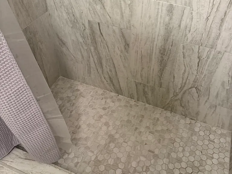 LL shower