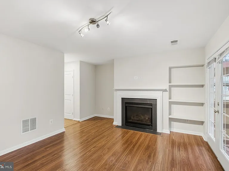 8108 Dove Cottage Ct — Photo 37