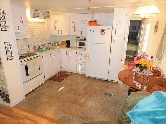 3rd image of 6126 Pleasant St