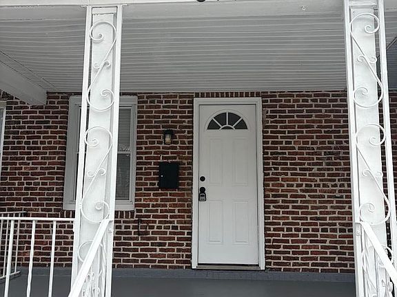 3rd image of 814 Tulip St
