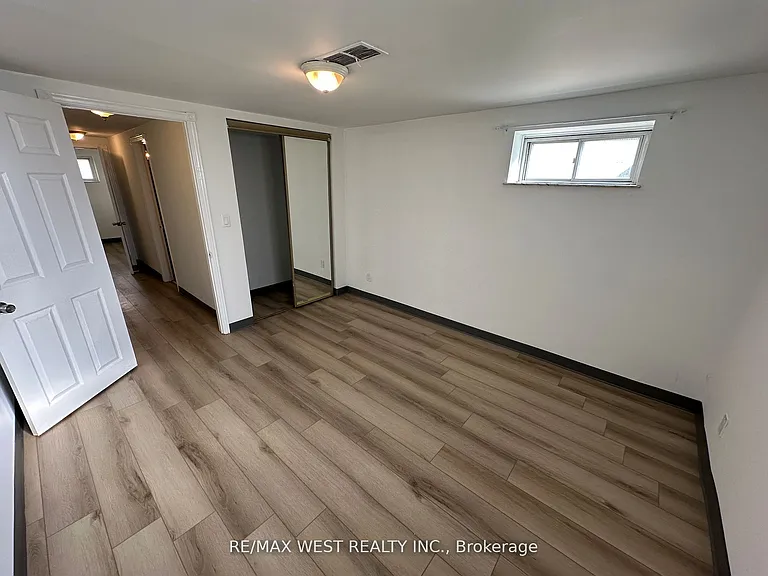 999 Caledonia Rd #BASEMENT — Photo 10