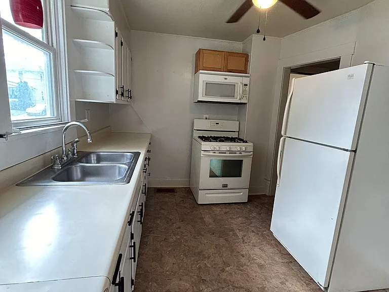 297 McClure Ave — Photo 4