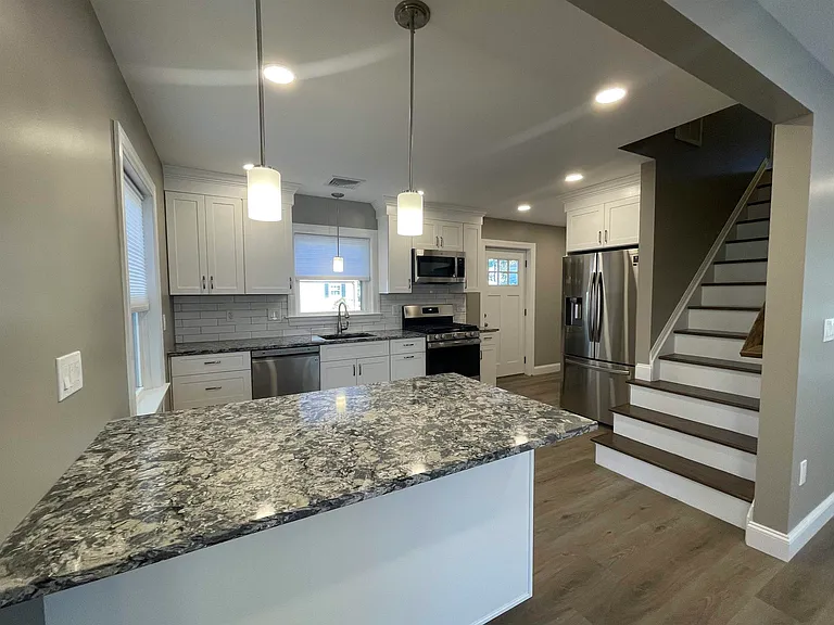 58 Hastings Ave — Photo 3