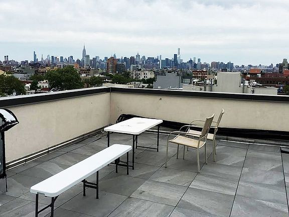 4th image of 679 Grand St #2V