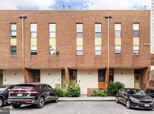 1926 Nectarine St, Philadelphia, PA 19130