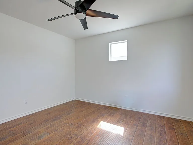 450 Shady Bluff Dr #3 — Photo 8