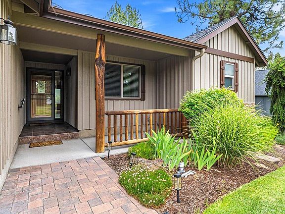 3rd image of 61274 Columbine Ln
