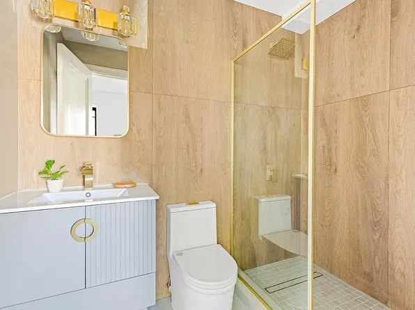 482 Jefferson Avenue image 11 of 15