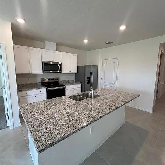 631 Park Place Blvd — Photo 6