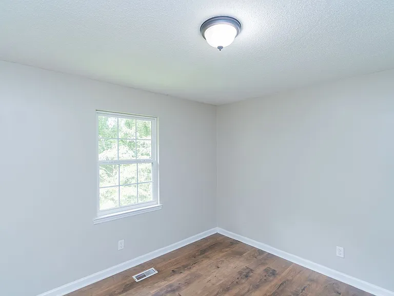37 Anderson Rd — Photo 14