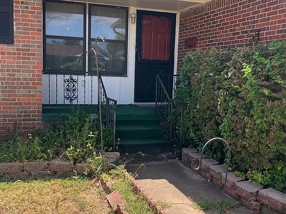 3rd image of 920 W Mitchell Dr