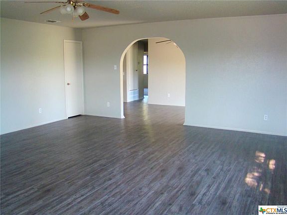 3rd image of 110 Murphy Cir