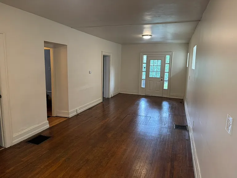 394 E 15th Ave — Photo 5