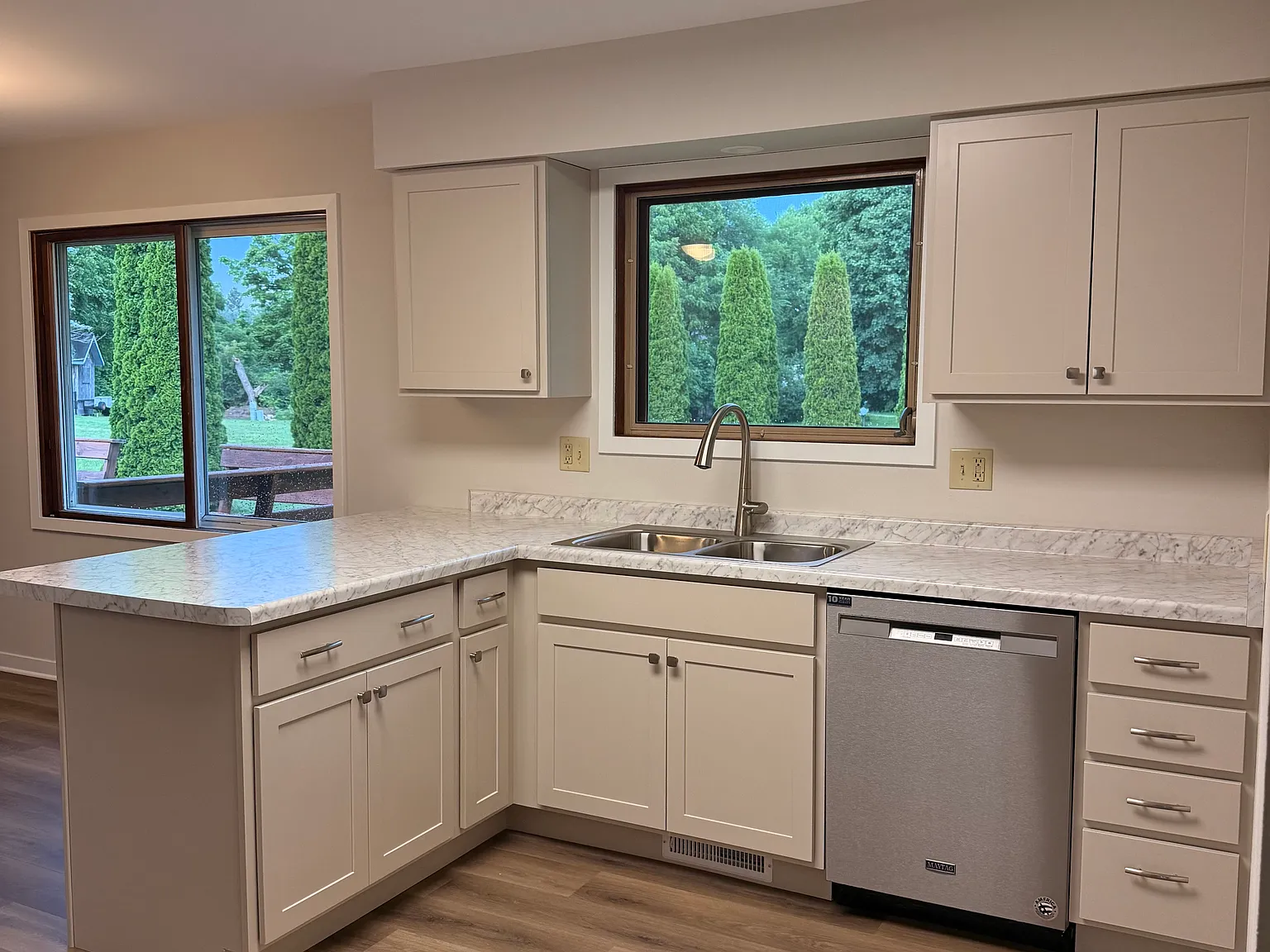 3 bed, 2.5 bath, 2720 sqft, $2,600 — Photo 4