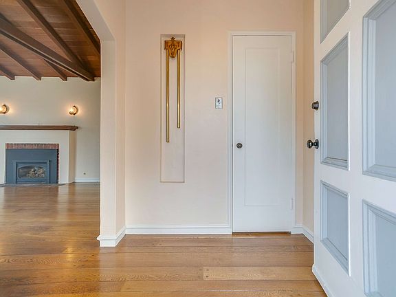 3rd image of 11 Buena Vista Ave
