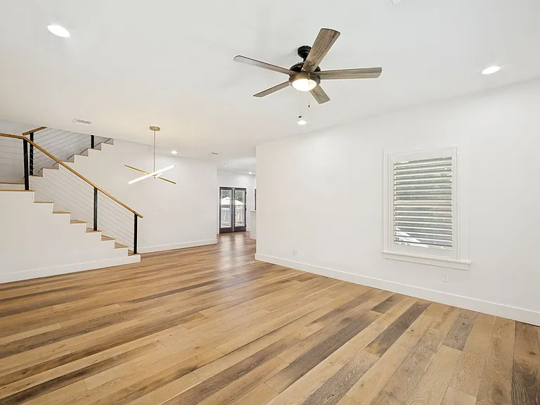 737 E Magnolia Ave — Photo 5