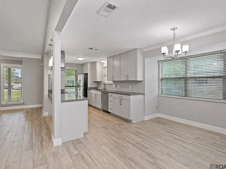 15616 Council Ave — Photo 3