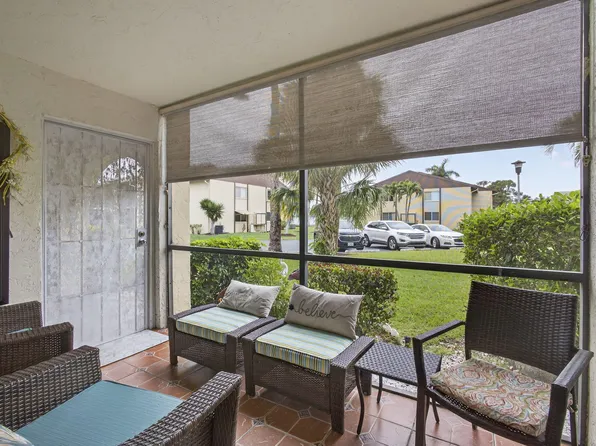 327 Pine Ridge Circle #A-1, Greenacres, FL 33463