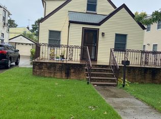 76-55 265th St, New Hyde Park, NY 11040