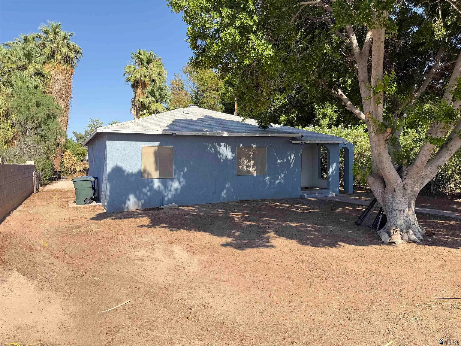 3 bed, 1.0 bath, 1264 sqft, $1,199 — Photo 2