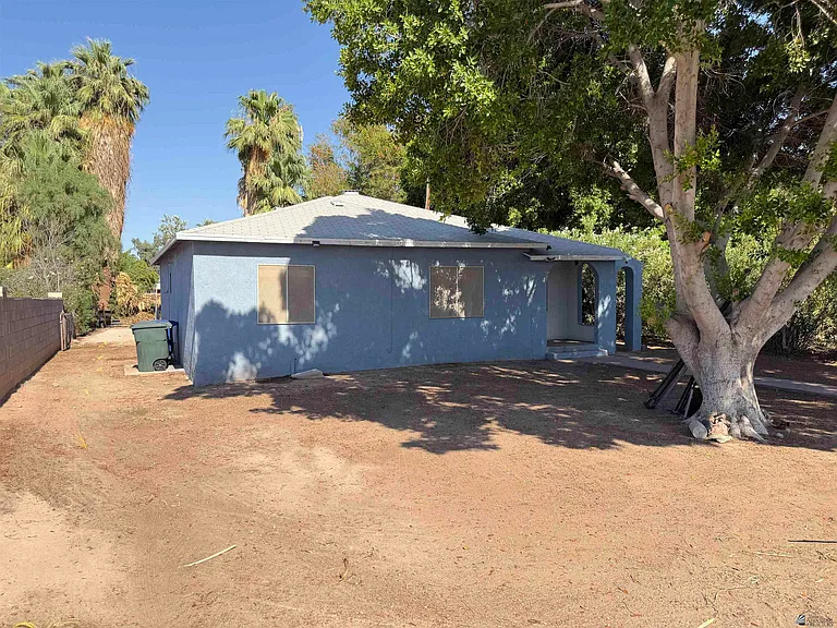 315 S Magnolia Ave — Photo 2
