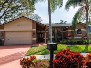 9000 Cypress Trl, Seminole, FL 33777