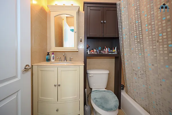 Sold by Momentum Real Estate LLC | media 10