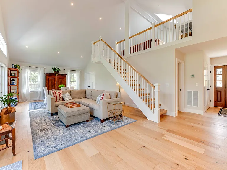 109 Lewis Rd — Photo 8