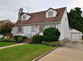466 Maple Ave, Uniondale, NY 11553