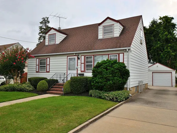 466 Maple Avenue, Uniondale, NY 11553