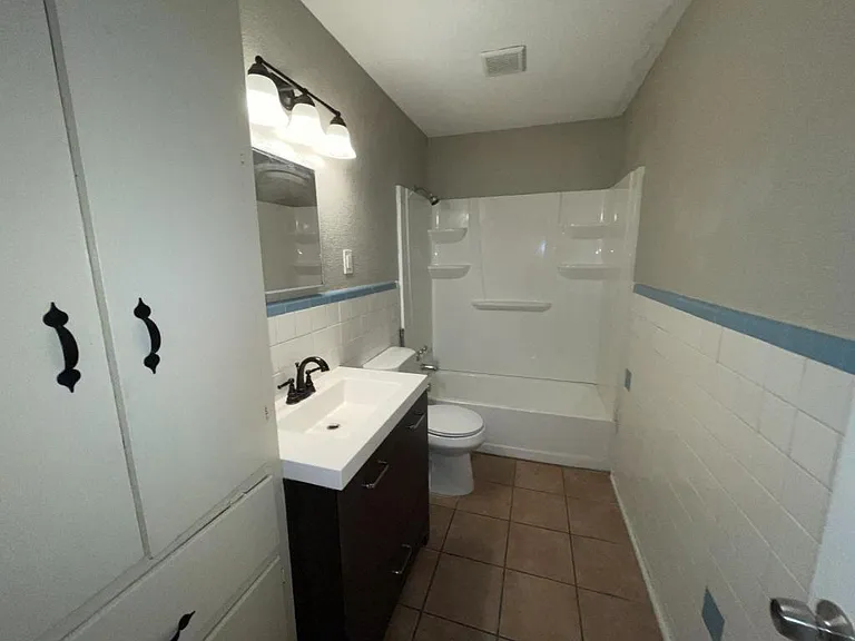 1005 S 19th St — Photo 34