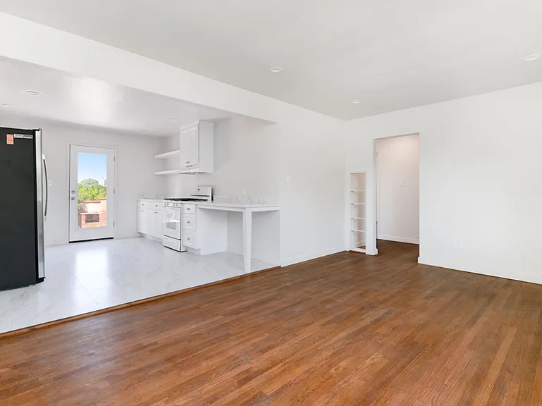 4028 Casita Way — Photo 12