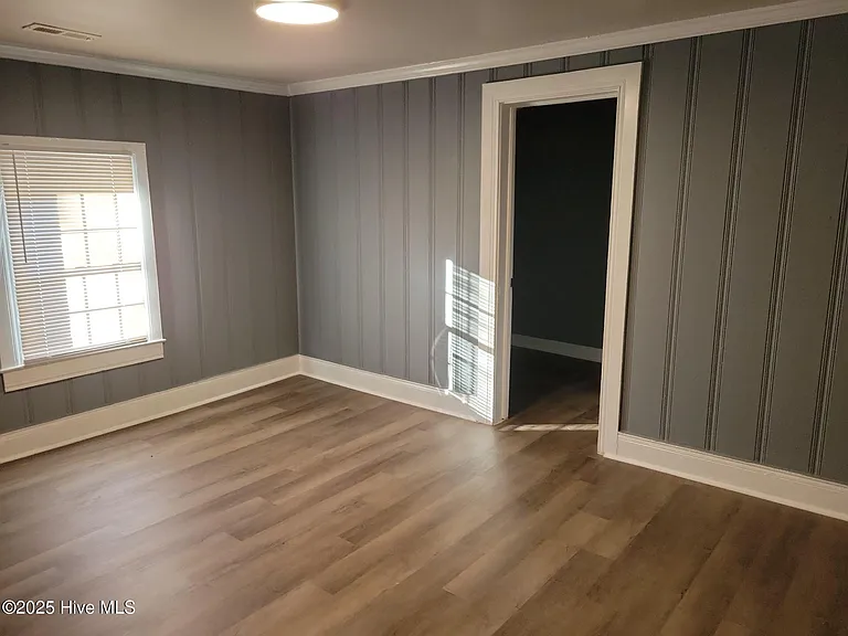 557 Circle Dr — Photo 17