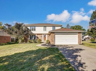 2677 Falconbridge Dr, Cincinnati, OH 45238