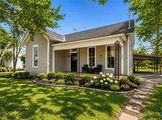 801 Josephine St, Yoakum, TX 77995