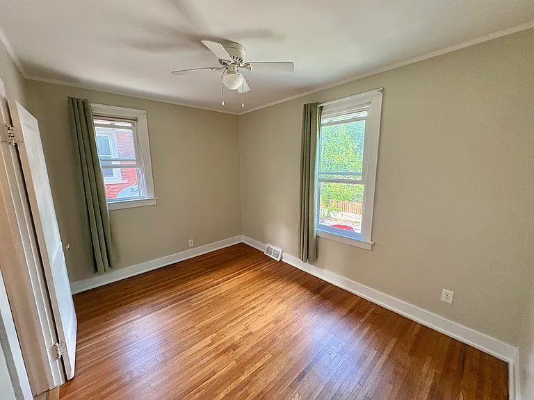 1008 Beaconsfield Ave #1N — Photo 9