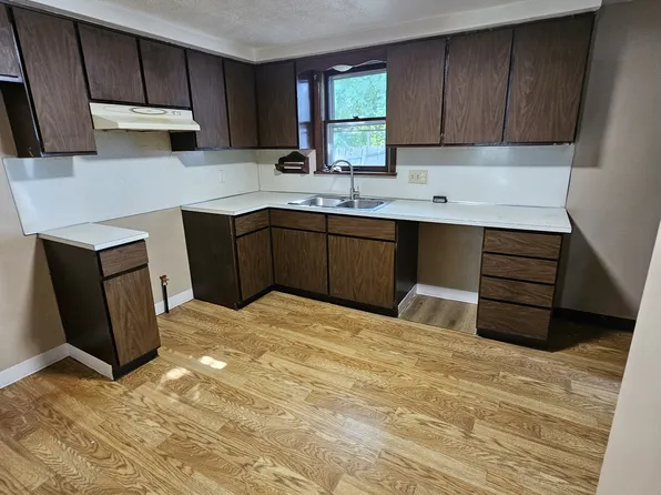215 Matta Ave, Youngstown, OH 44509