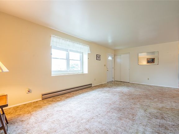 5th image of 51 E Chestnut St