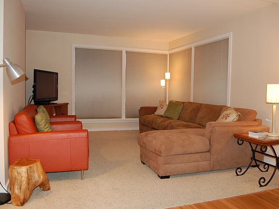4th image of 10218 NE 68th Pl