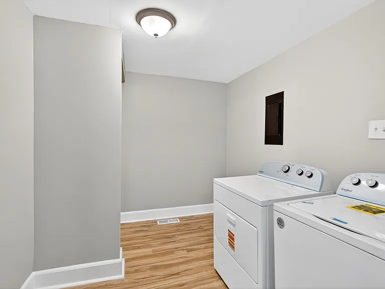 1102 N Church St — Photo 29
